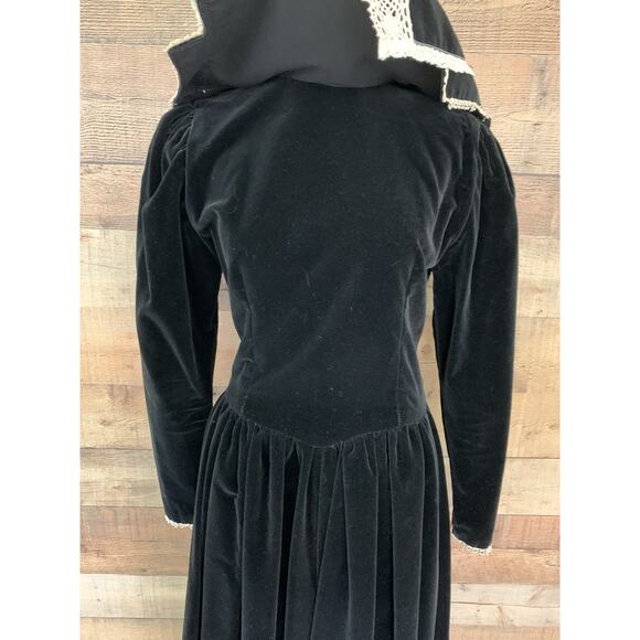 Vintage 1970’s Velvet Goth Prairie Victorian Dress Puff Shoulder Crochet Sz XS/S - Picture 4 of 15